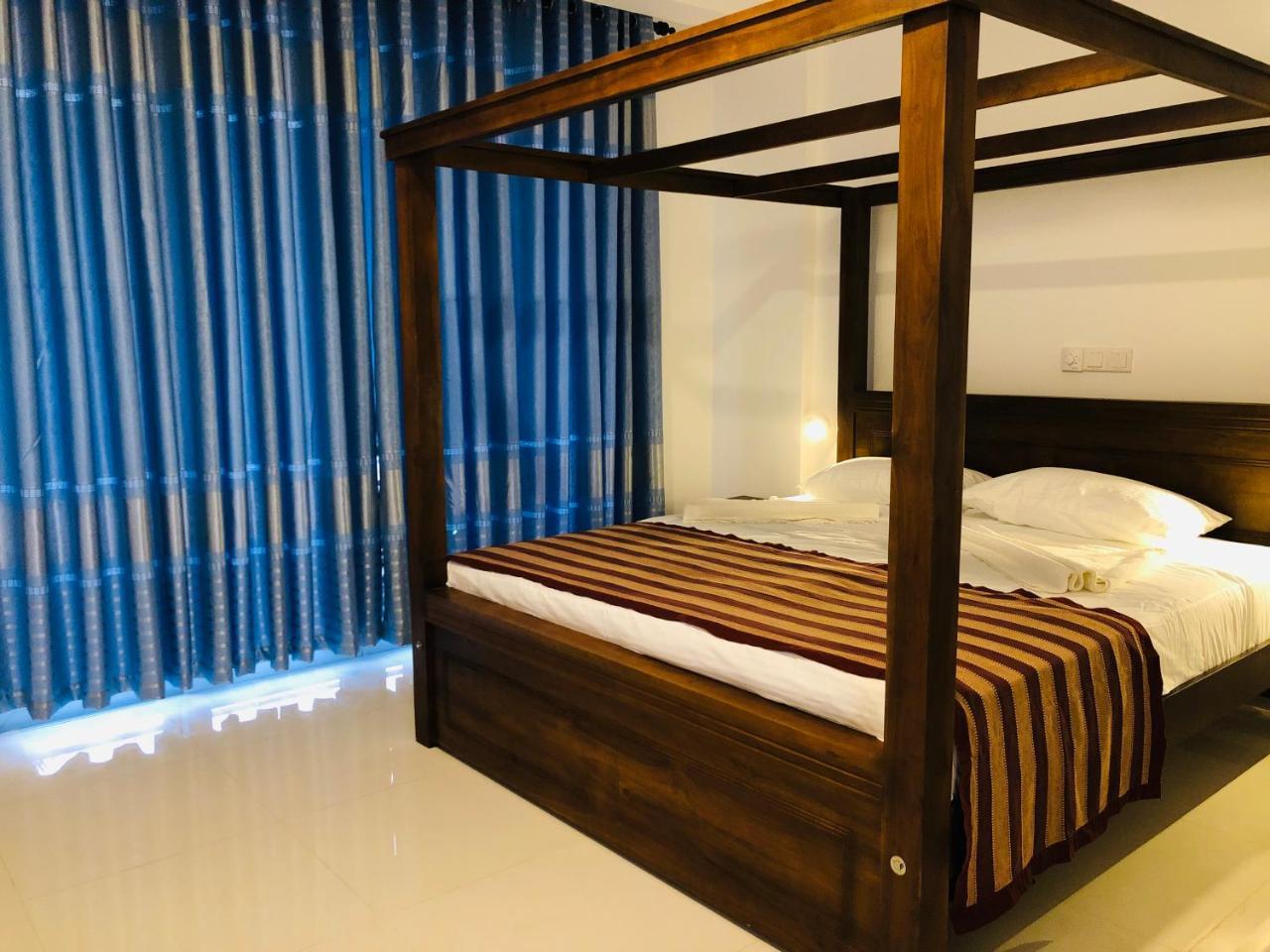 Ocean Edge Hikka Hotel Hikkaduwa Exterior photo