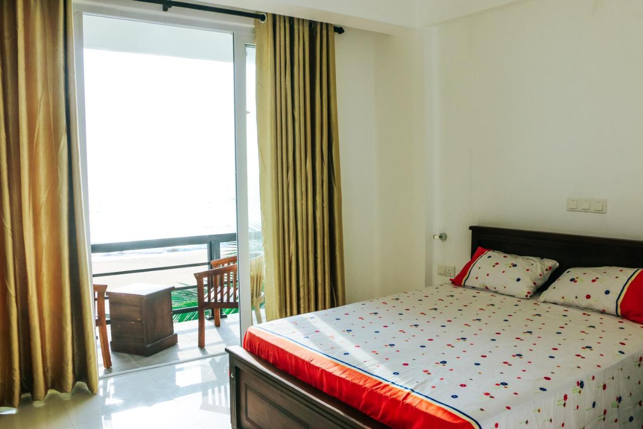 Ocean Edge Hikka Hotel Hikkaduwa Exterior photo
