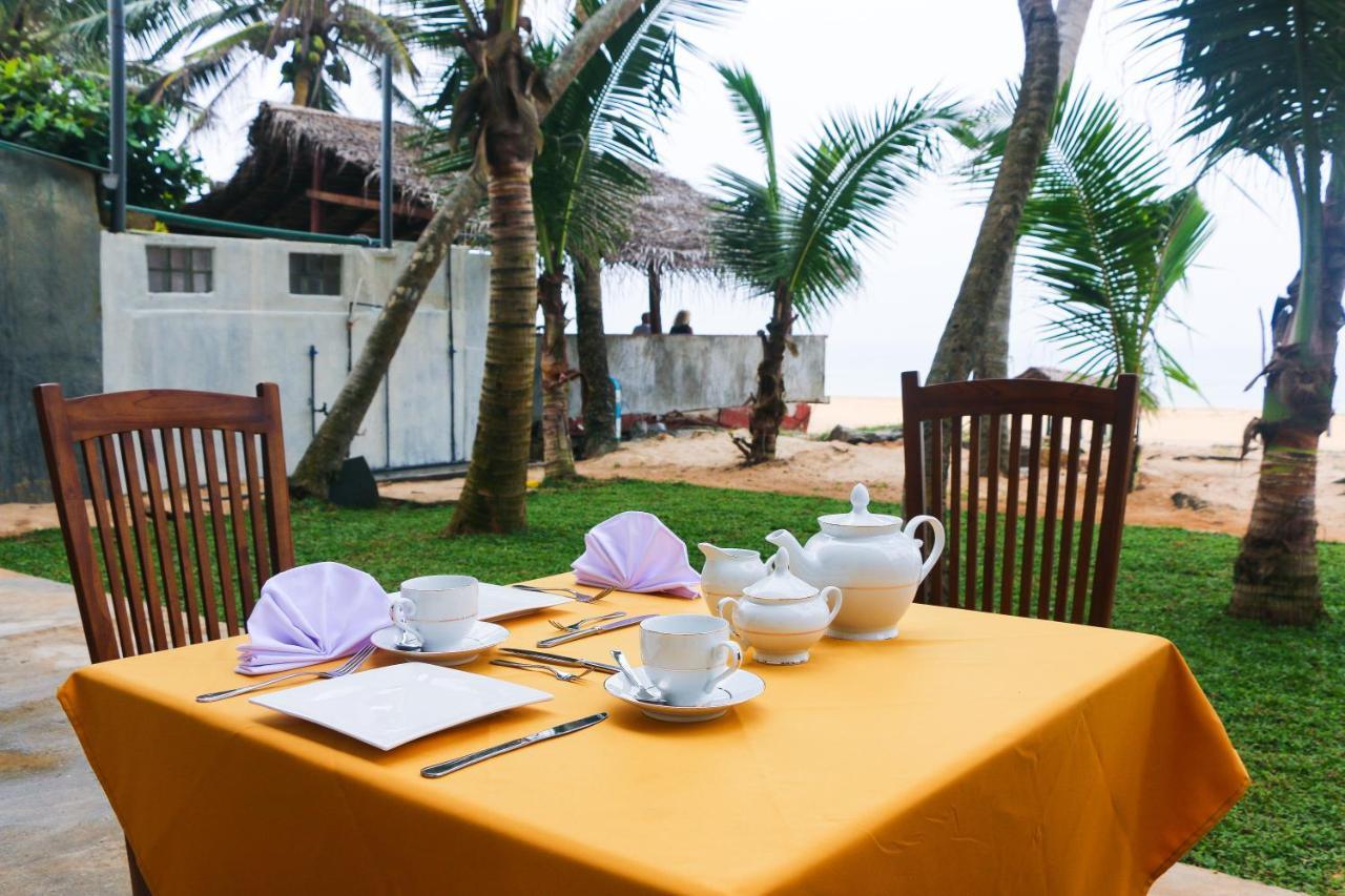 Ocean Edge Hikka Hotel Hikkaduwa Exterior photo